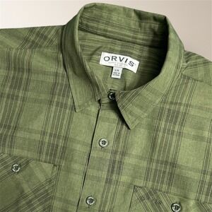 Orvis Mens L Green Plaid Tech Shirt Short Sleeve Button Up Travel Pockets